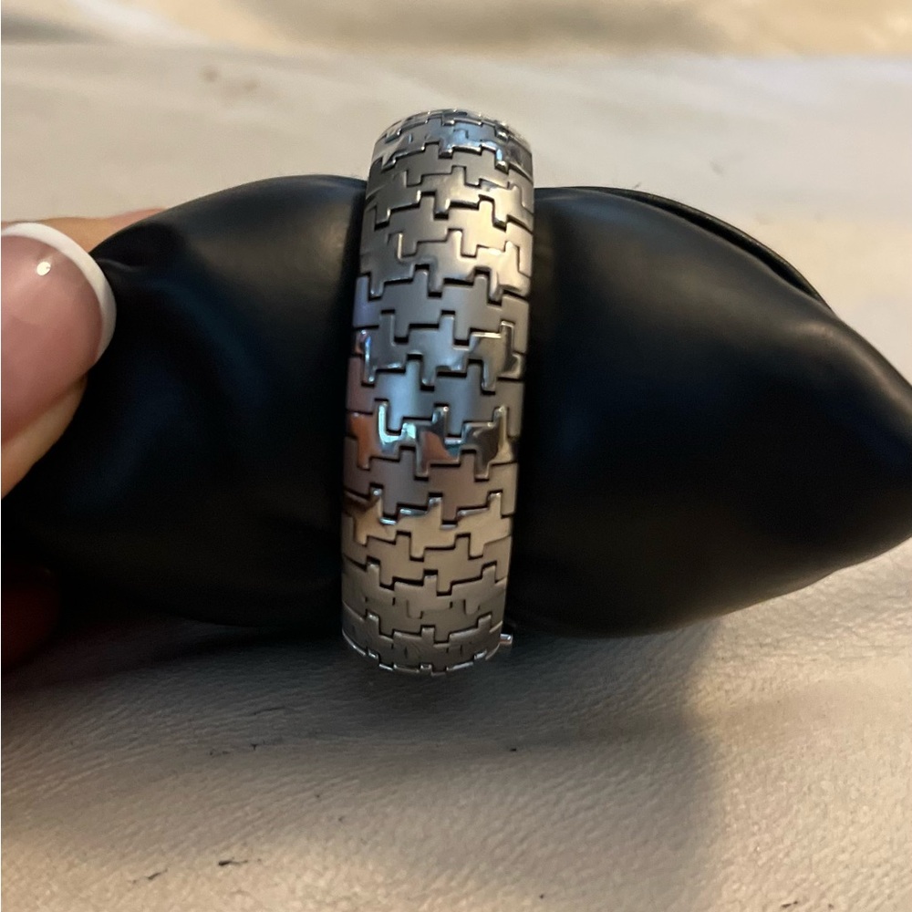 EUC Dior Silver Stainless Steel Women's hounds-tooth Link Bracelet Watch - Picture 6 of 16
